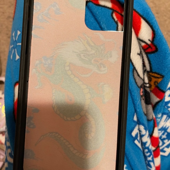 Wildflower Iphone 11 pro max case - Picture 2 of 2